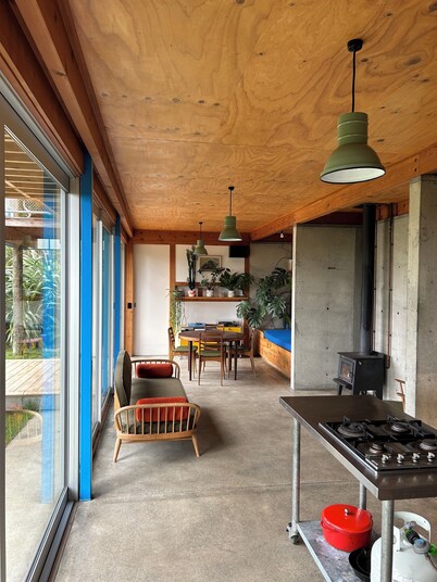 'The Dogbox' Architectural home in Central Whanganui.
