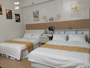 Iron/ironing board, Internet, bed sheets