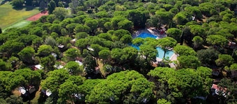 Mobile home with pool for 6 people