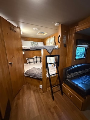 1 bedroom, iron/ironing board, Internet, bed sheets