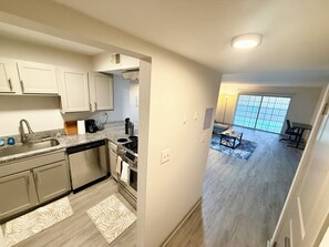 電子レンジ、オーブン、コンロ、食器洗い機