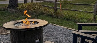 Charming Lakefront Cottage