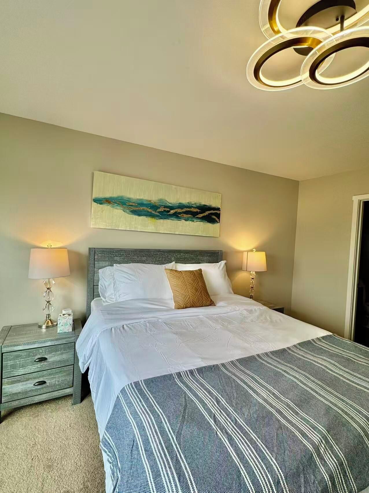 4 bedrooms, in-room safe, iron/ironing board, free WiFi