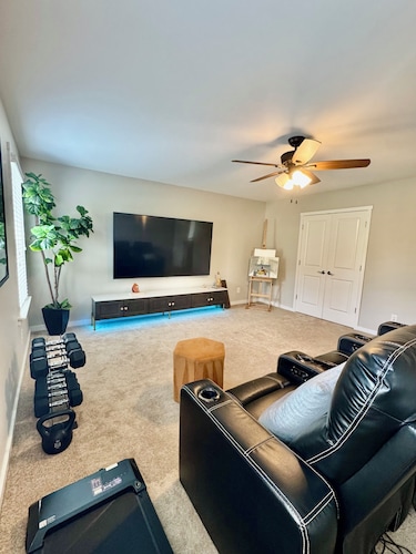 Luxury Golf Comm house w Pond, Pool & Tennis