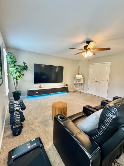 Luxury Golf Comm house w Pond, Pool & Tennis