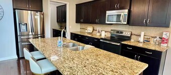 Luxury Golf Comm house w Pond, Pool & Tennis