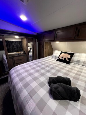 2 habitaciones, wifi gratis y ropa de cama 