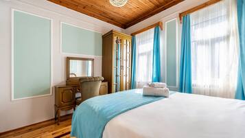 Iron/ironing board, internet, bed sheets