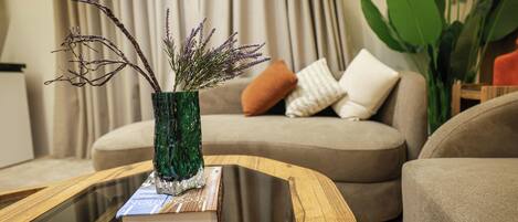 Premium bedding, in-room safe, desk, free WiFi