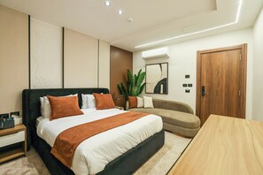 Family Room | Room amenity