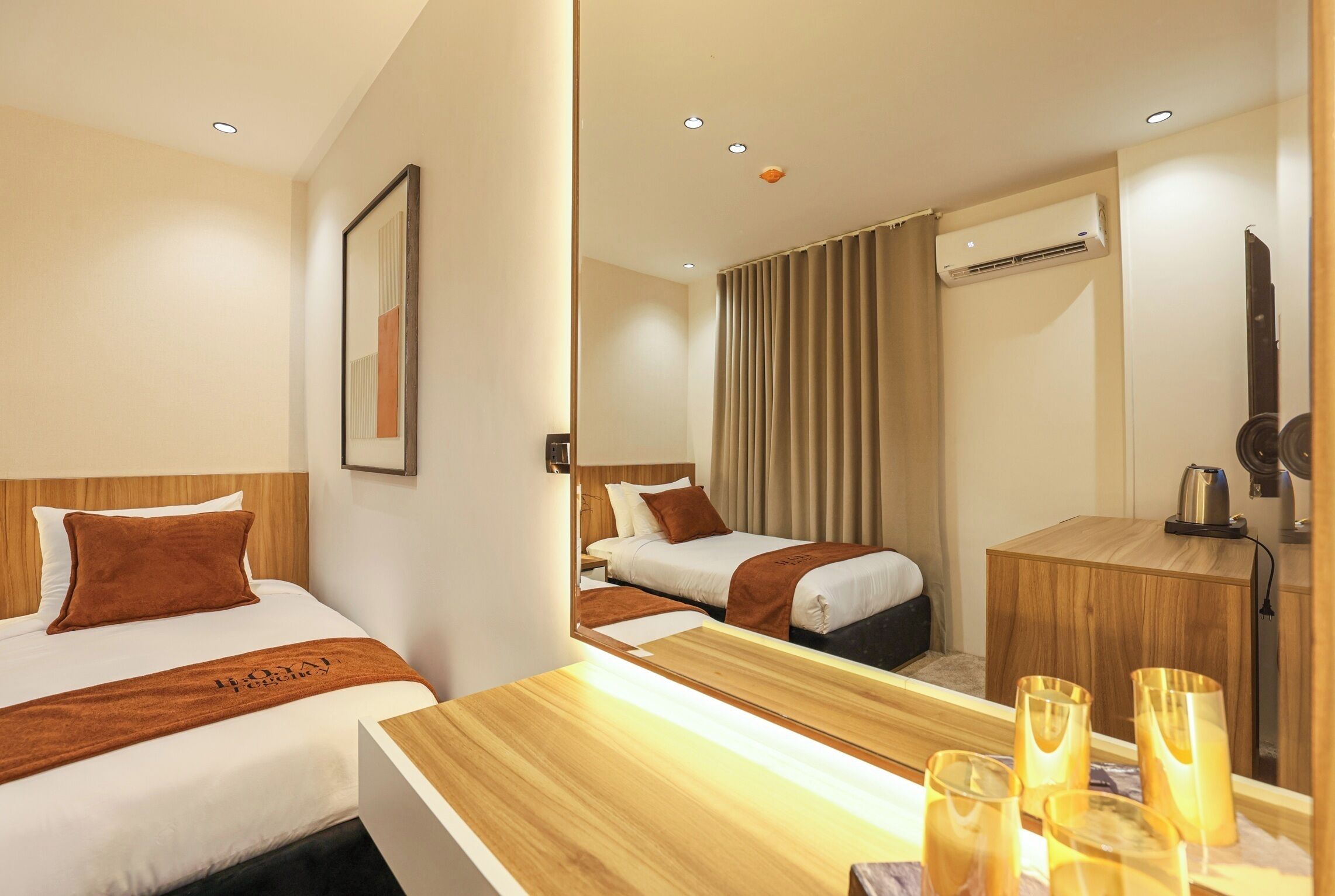 Premium bedding, in-room safe, desk, soundproofing
