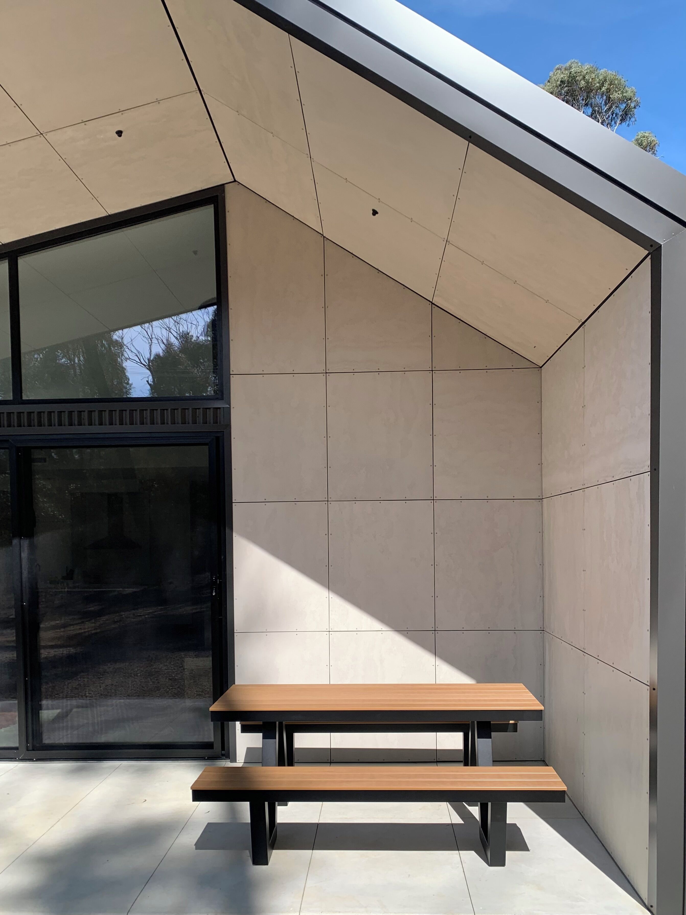 تناول الطعام بالخارج