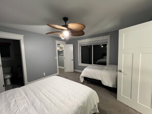 3 bedrooms, iron/ironing board, Internet, bed sheets