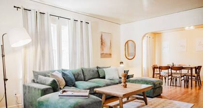 The Downtown Haus | Walking Distance to DT KFalls