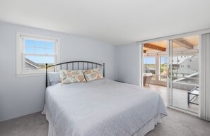 4 chambres, fer et planche à repasser, lit de bébé portatif