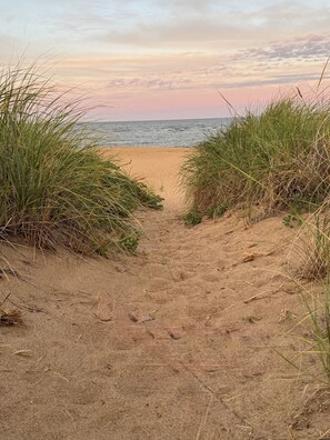 Am Strand, Liegestühle, Strandtücher