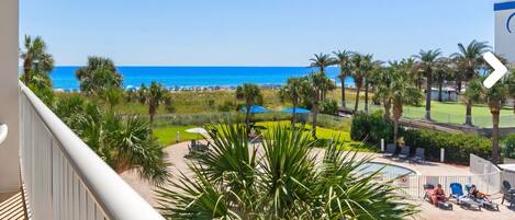 Een verwarmd zwembad