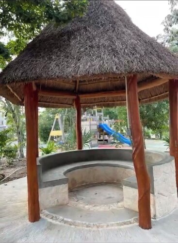 Charming 2-bedroom apartment in welcoming Playa del Carmen with AC