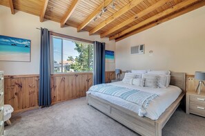 5 bedrooms, iron/ironing board, WiFi, bed sheets