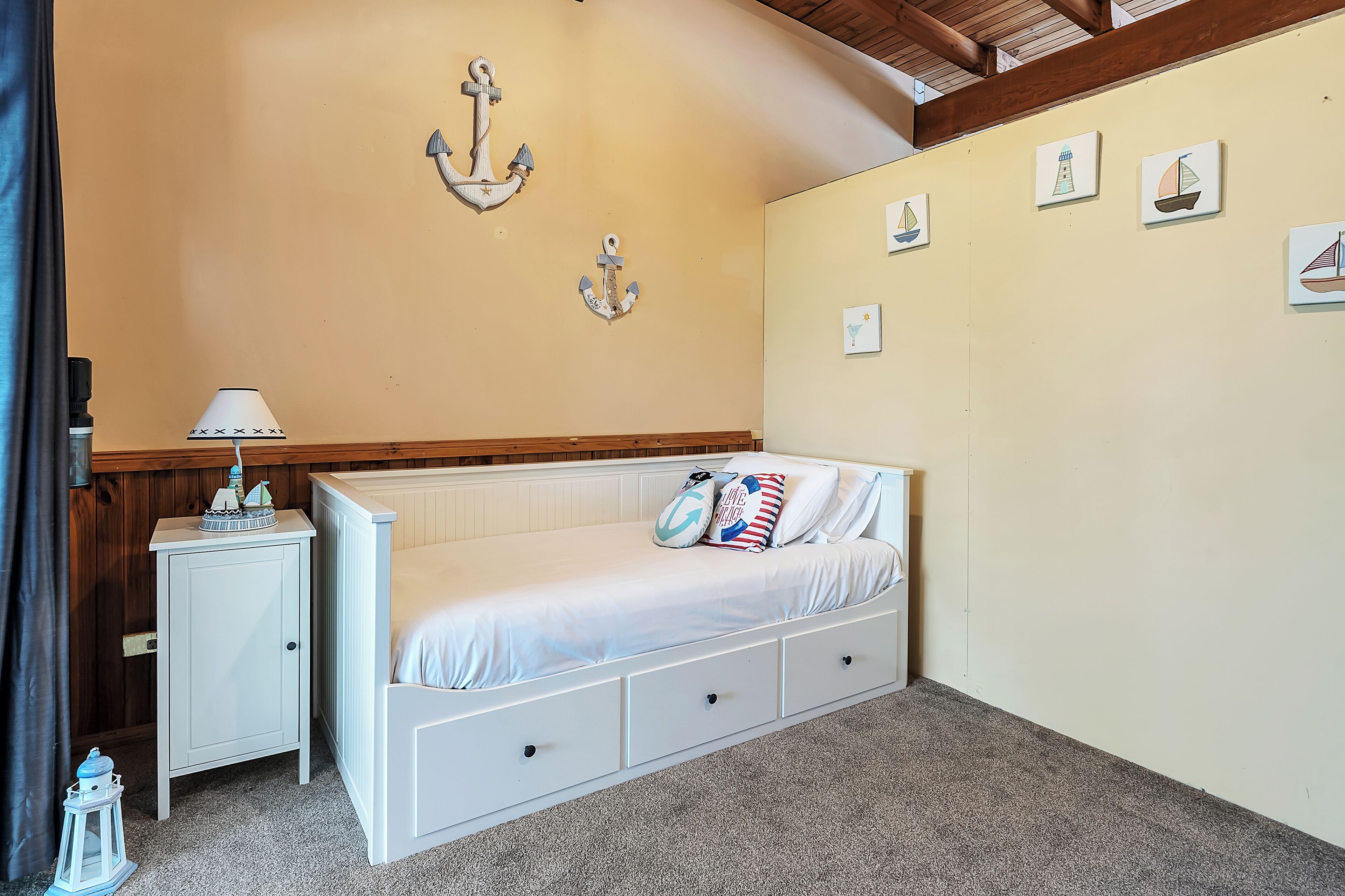 5 bedrooms, iron/ironing board, travel cot, free WiFi