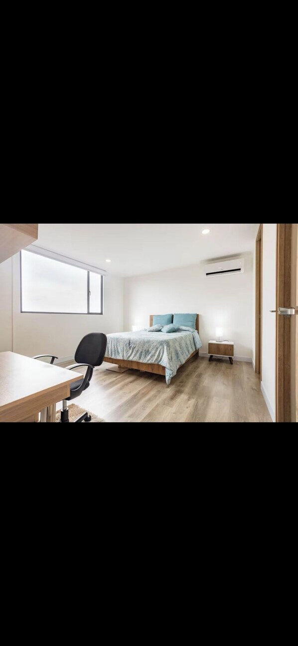 2 bedrooms, iron/ironing board, Internet, bed sheets