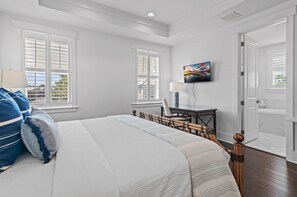 4 bedrooms, desk, iron/ironing board, WiFi (free) - Liberty Point 4BR/3.5BA Home | Golf Cart, Bikes & Resort Amenities | NatureWalk 30A (Santa Rosa Beach)