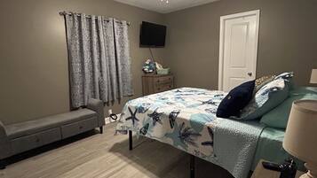 3 chambres, bureau, fer et planche Ă repasser, lit parapluie