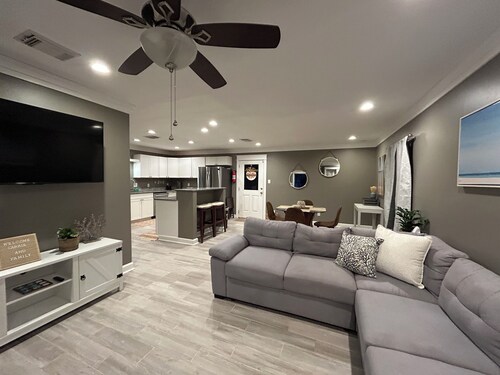 Beachy Poolside Palm nestled between PCB, Mexico Beach and downtown PC.