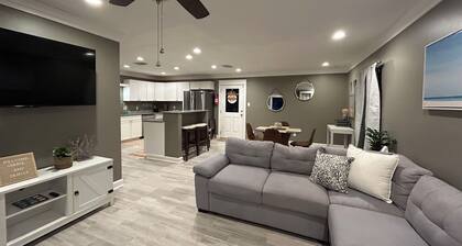 Beachy Poolside Palm nestled between PCB, Mexico Beach and downtown PC.