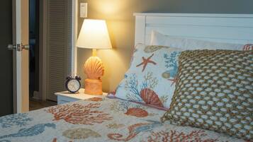 3 bedrooms, iron/ironing board, WiFi (free), bed sheets