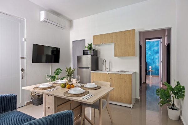 Apartment, 2 Bedrooms, Non Smoking, Kitchen | Private kitchenette