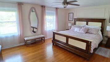 2 chambres, fer et planche à repasser, Wi-Fi gratuit, draps fournis