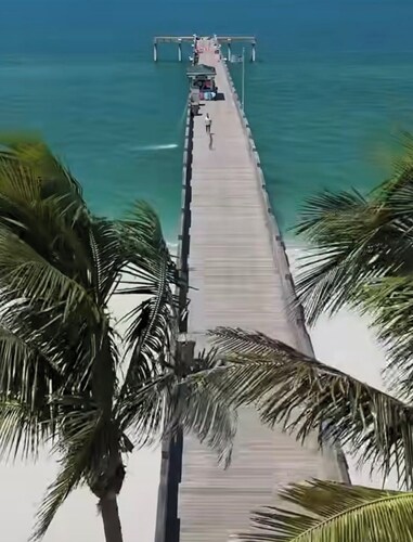 Live the Island Life 0.7 mi to the beach, 2 bed 2 bath condo in Venice Florida!