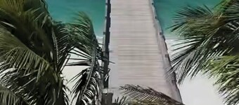 Live the Island Life 0.7 mi to the beach, 2 bed 2 bath condo in Venice Florida!