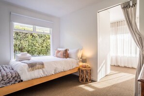Room - Nellie`s Nest- A Stylish Retreat in Leafy Newstead (Newstead)