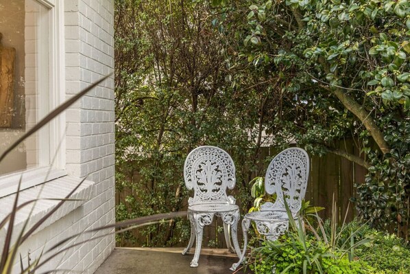 Terrace/patio - Nellie`s Nest- A Stylish Retreat in Leafy Newstead (Newstead)
