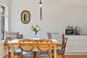 Dining - Nellie`s Nest- A Stylish Retreat in Leafy Newstead (Newstead)