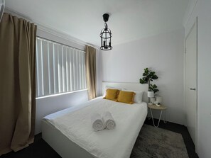 3 bedrooms, iron/ironing board, free WiFi, bed sheets