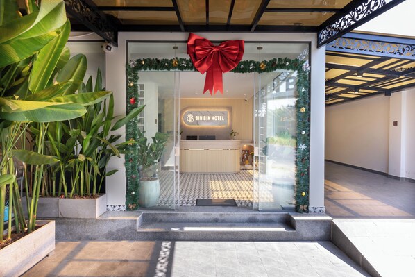 Front of property - Bin Bin Hotel 17 - Near GS Metro City (Xã Nhà Bè)