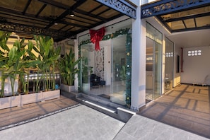 Front of property - Bin Bin Hotel 17 - Near GS Metro City (Xã Nhà Bè)