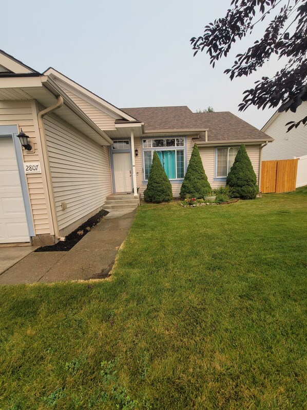 Exterior - Charming 3-bedroom house in lovely Coeur d'Alene with AC (Coeur d'Alene)