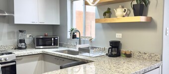 Modern House w/Wifi/alberca, Airport & Consulate in Hermosillo