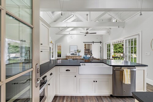 Poolside Cottage at Woodstock Estates