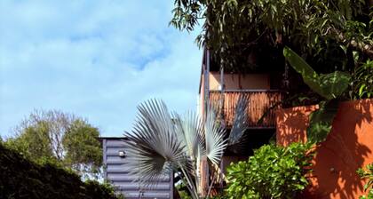 Elvis Surf Shack at Casa Akaw: a perfect retreat in a sustainable residence