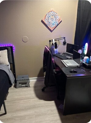 Interior - Cozy Buckhead 1brQuiet & Central (Atlanta)