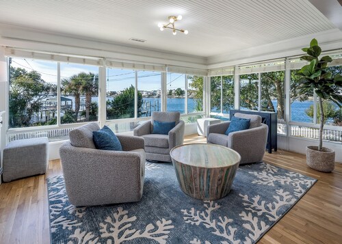 Banks Channel Beach Cottage with Stunning Sunset Views, Steps From the Water