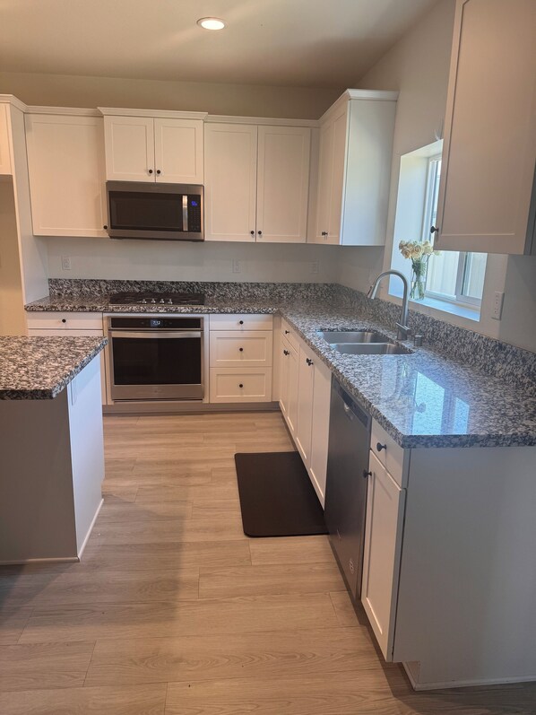 Microwave, oven, stovetop, dishwasher