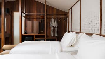 Familievilla, balkong, hageutsikt | Safe på rommet, lydisolert og wi-fi (inkludert)