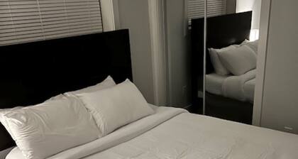 Cozy 2-Bedroom Legal Suite - Fully Furnished & Convenient Location