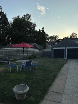 Outdoor dining